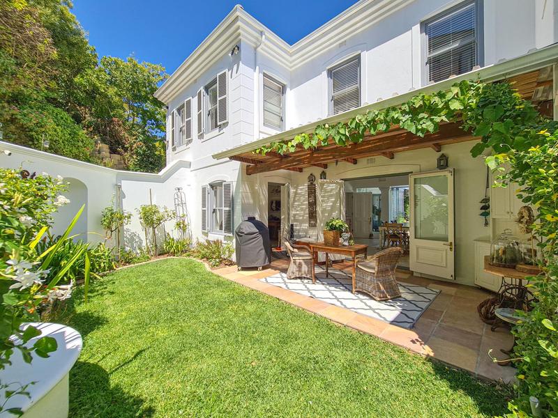 To Let 4 Bedroom Property for Rent in Hout Bay Western Cape